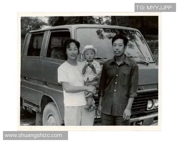 从贫困到荣耀足球明星儿时的艰辛与奋斗故事